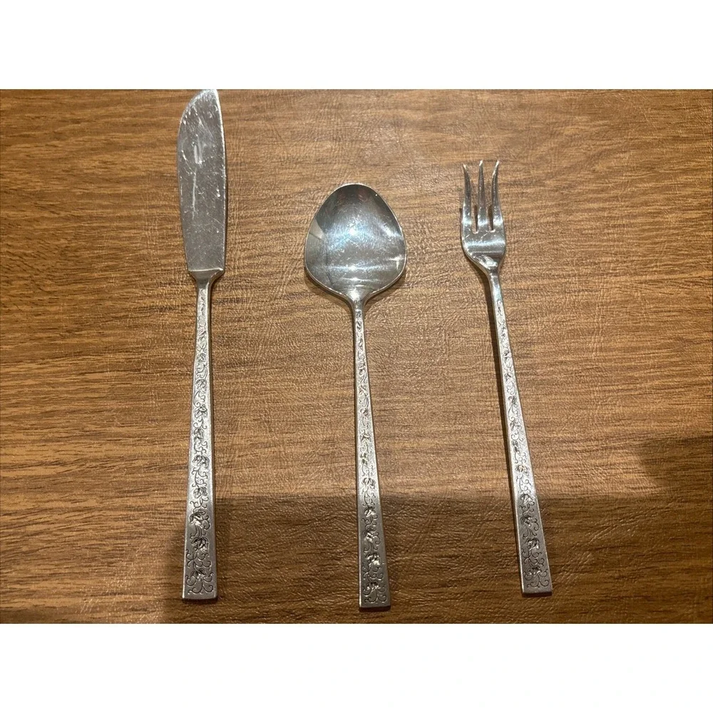 International Silver 1847 Rogers Silverplate  SILVER LACE- 7 Serving Pcs.
